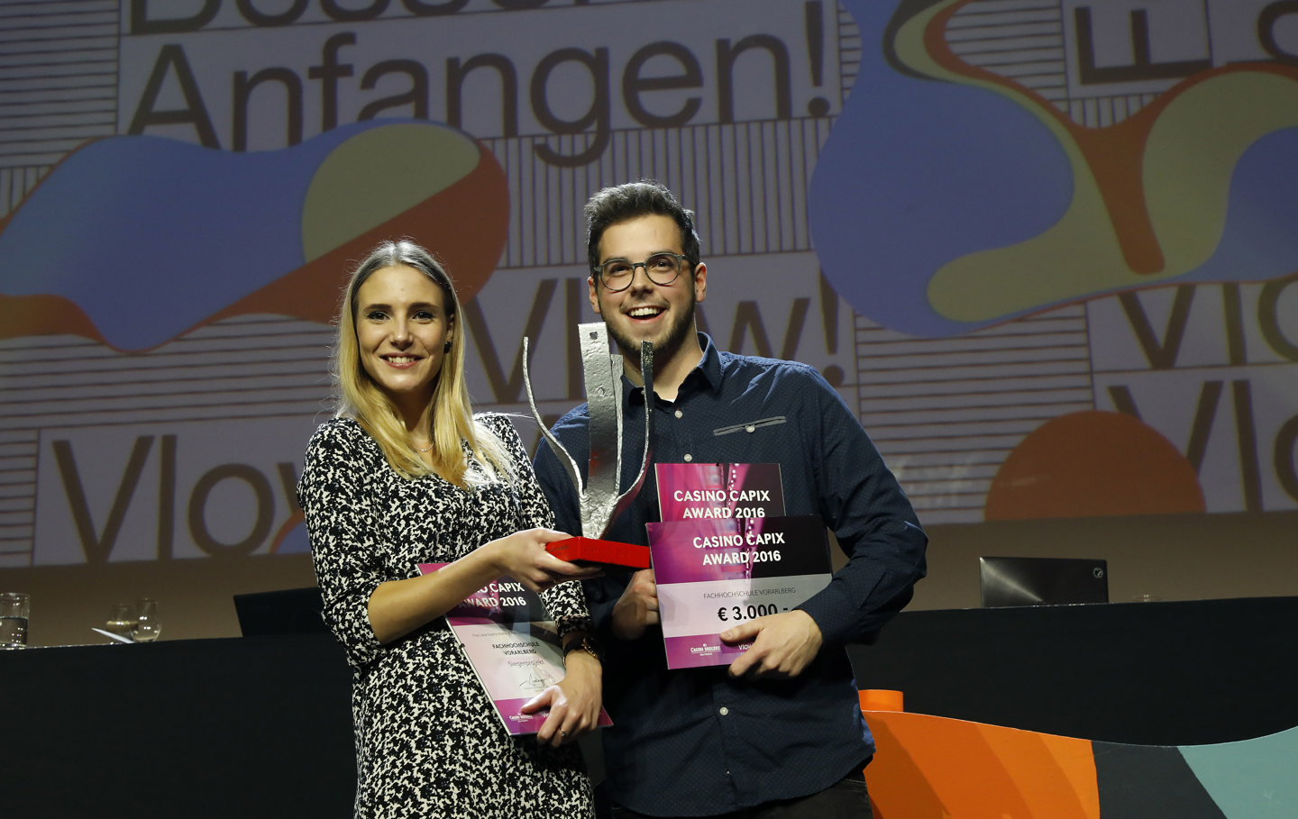 Gewinner des Casino Awards - Fachhochschule Vorarlberg (Lena Sophia Mathis und Simon Fussenegger)